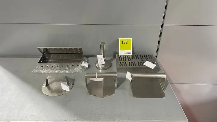 Grill- und Küchenzubehör-Set / Burgerpresse & Ablagen